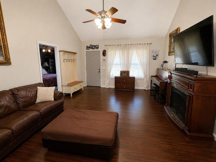 Property Photo:  7135 Dodson Branch Rd  TN 38501 