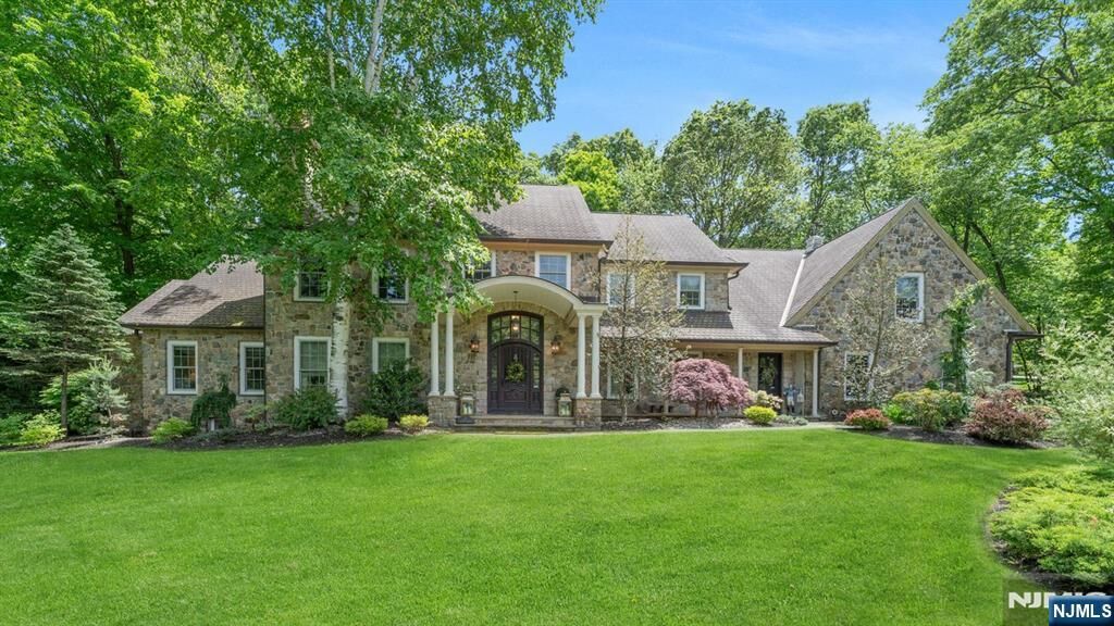 Property Photo:  3 Rolling Ridge Drive  NJ 07866 
