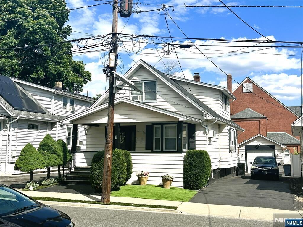 Property Photo:  176 N 12th Street  NJ 07508 