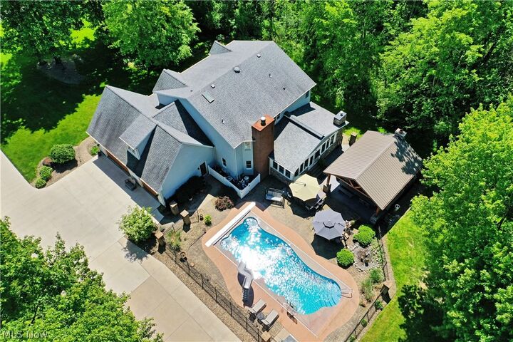 Property Photo:  6752 Brookhollow Drive  OH 44481 