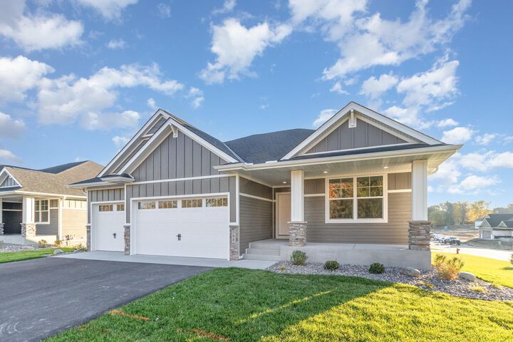 Property Photo:  3880 Larabee Avenue NE  MN 55376 