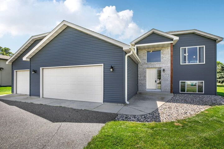 Property Photo:  1513 Killdeer Avenue  MN 56377 