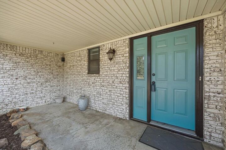 Property Photo: 2308 Royal Lane TX 75402