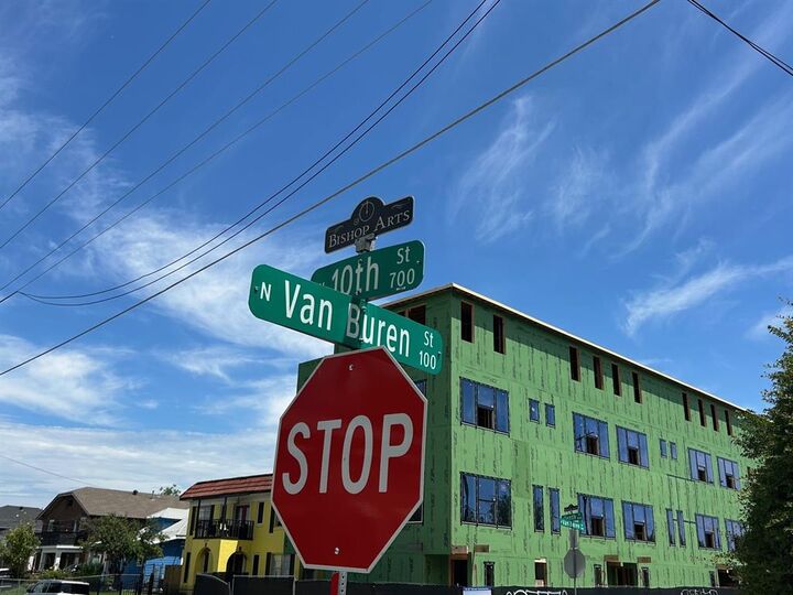 Property Photo:  731 W 10th Street  TX 75208 