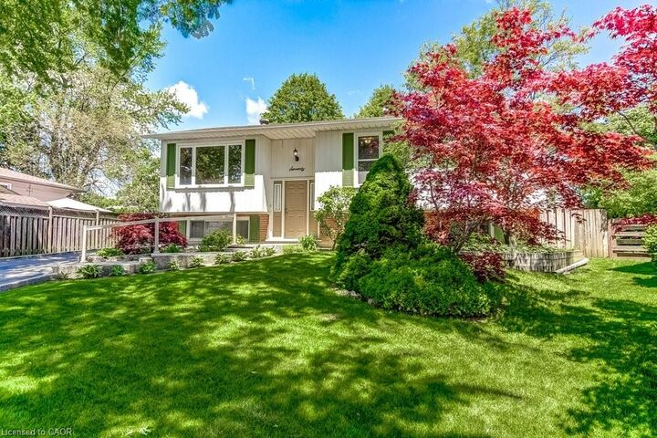 Property Photo: 70 Graystone Drive ON L9C 4R8