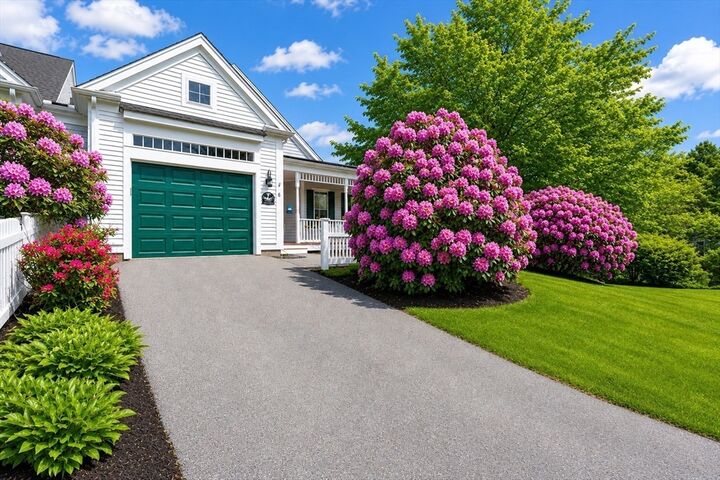Property Photo:  6 Berrywood Ct 6  MA 02532 
