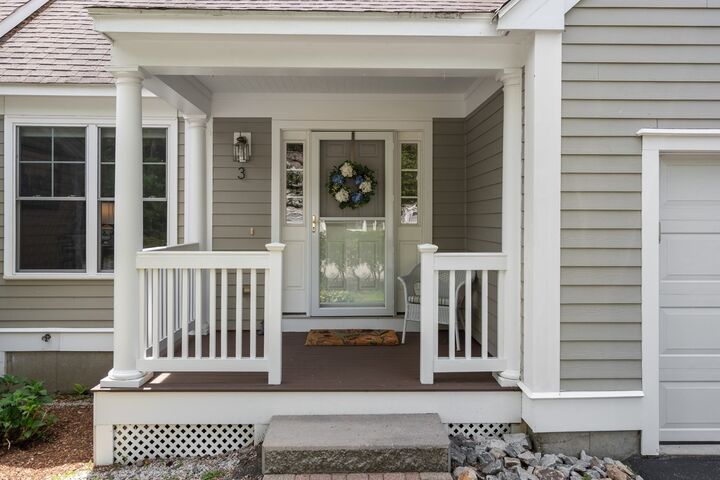 Property Photo:  3 Flint Pond Dr 3  MA 01536 