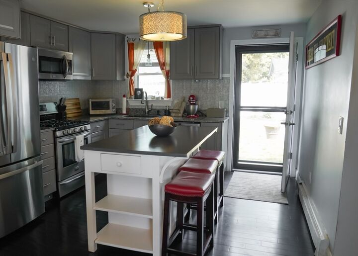 Property Photo:  16 Dartmouth St  MA 02601 