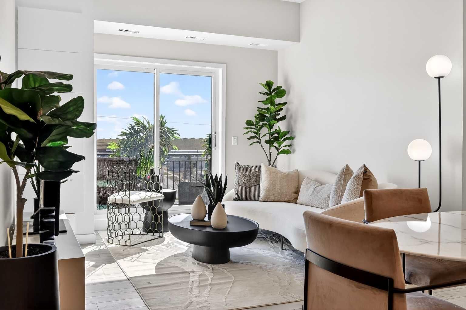 Property Photo: 255 Les Jardins Park SE 408 AB T2C 5W9