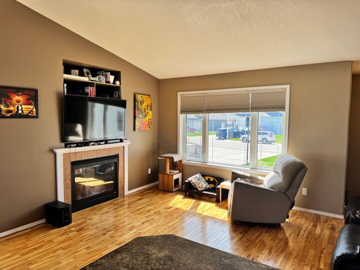 Property Photo: 11345 110 Avenue Crescent AB T0H 1L0