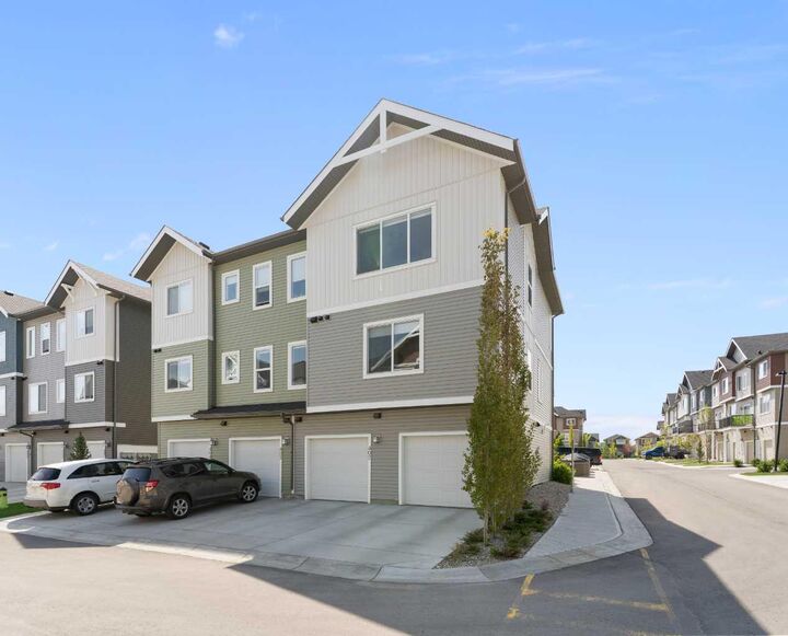 Property Photo: 24 Rivercrest Drive 401 AB T4C 2C5