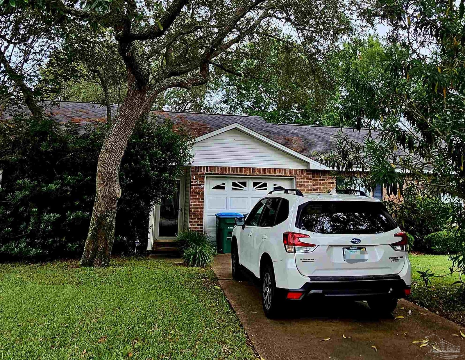 Property Photo:  147 Kevin Dr  FL 32561 