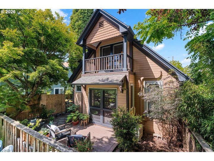 Property Photo: 324 SE 13th Ave OR 97214