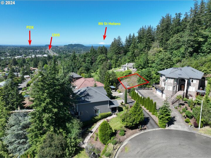 Property Photo:  9380 SE Emmert View Ct  OR 97086 