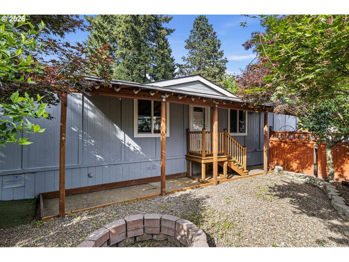 Property Photo:  9700 SW Tualatin Rd 18  OR 97062 