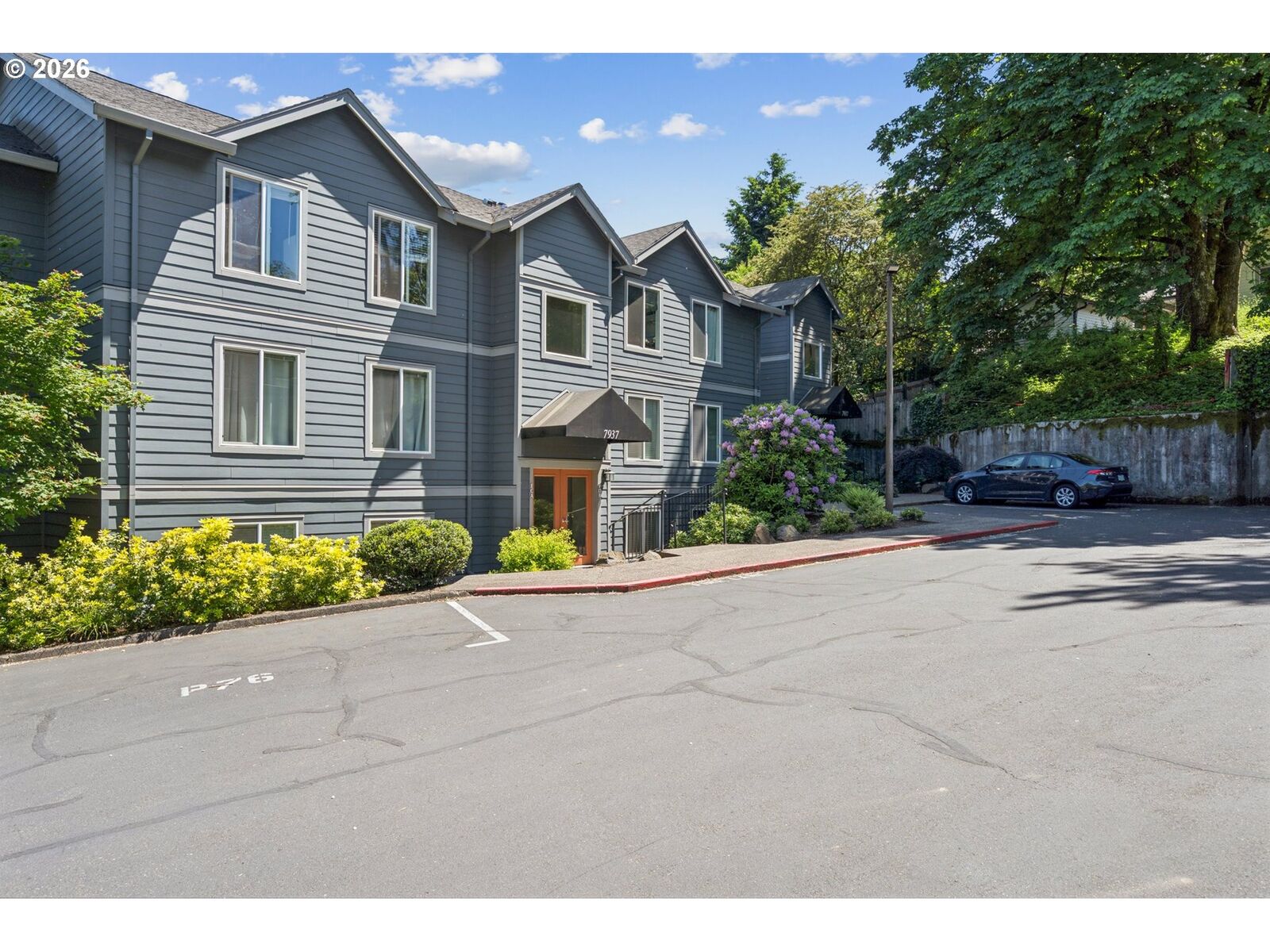 Property Photo:  7937 SW 40th Ave I  OR 97219 