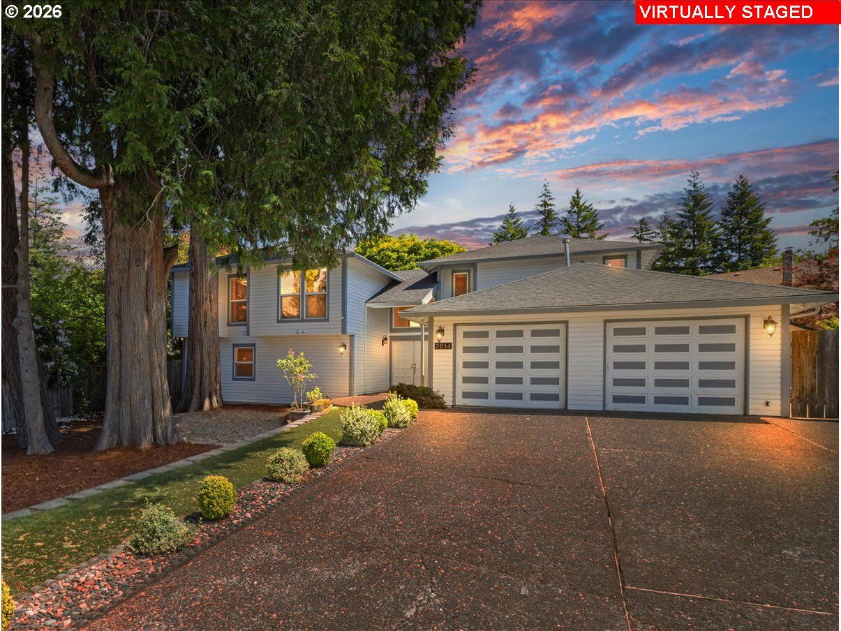 Property Photo: 2014 NE 164th Pl OR 97230