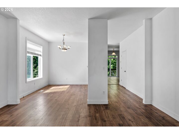 Property Photo: 315 S 34th Pl WA 98642