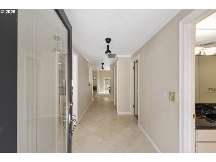 Property Photo:  32 Greenridge Ct  OR 97035 