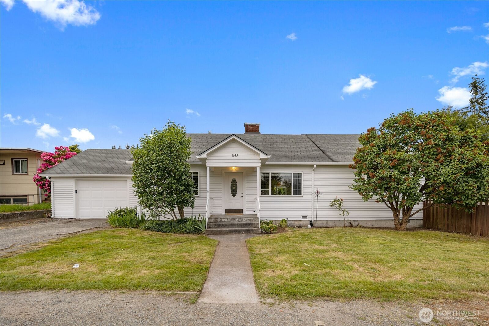 Property Photo:  1623  Palm Avenue  WA 98203 