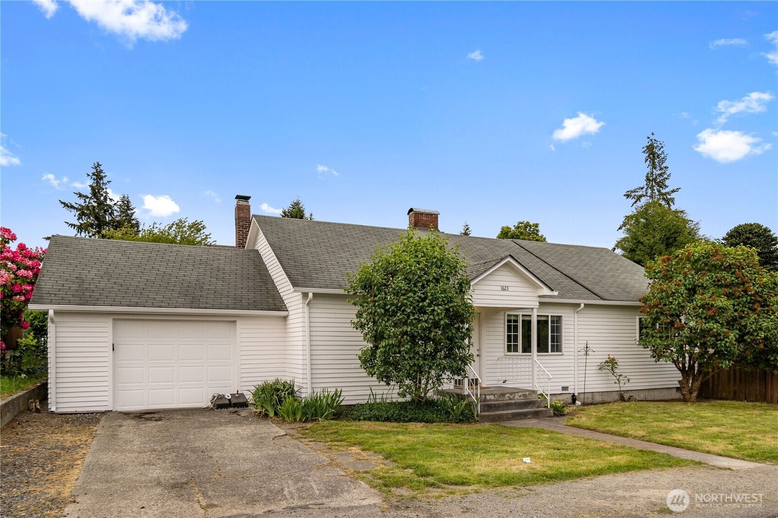 Property Photo:  1623  Palm Avenue  WA 98203 