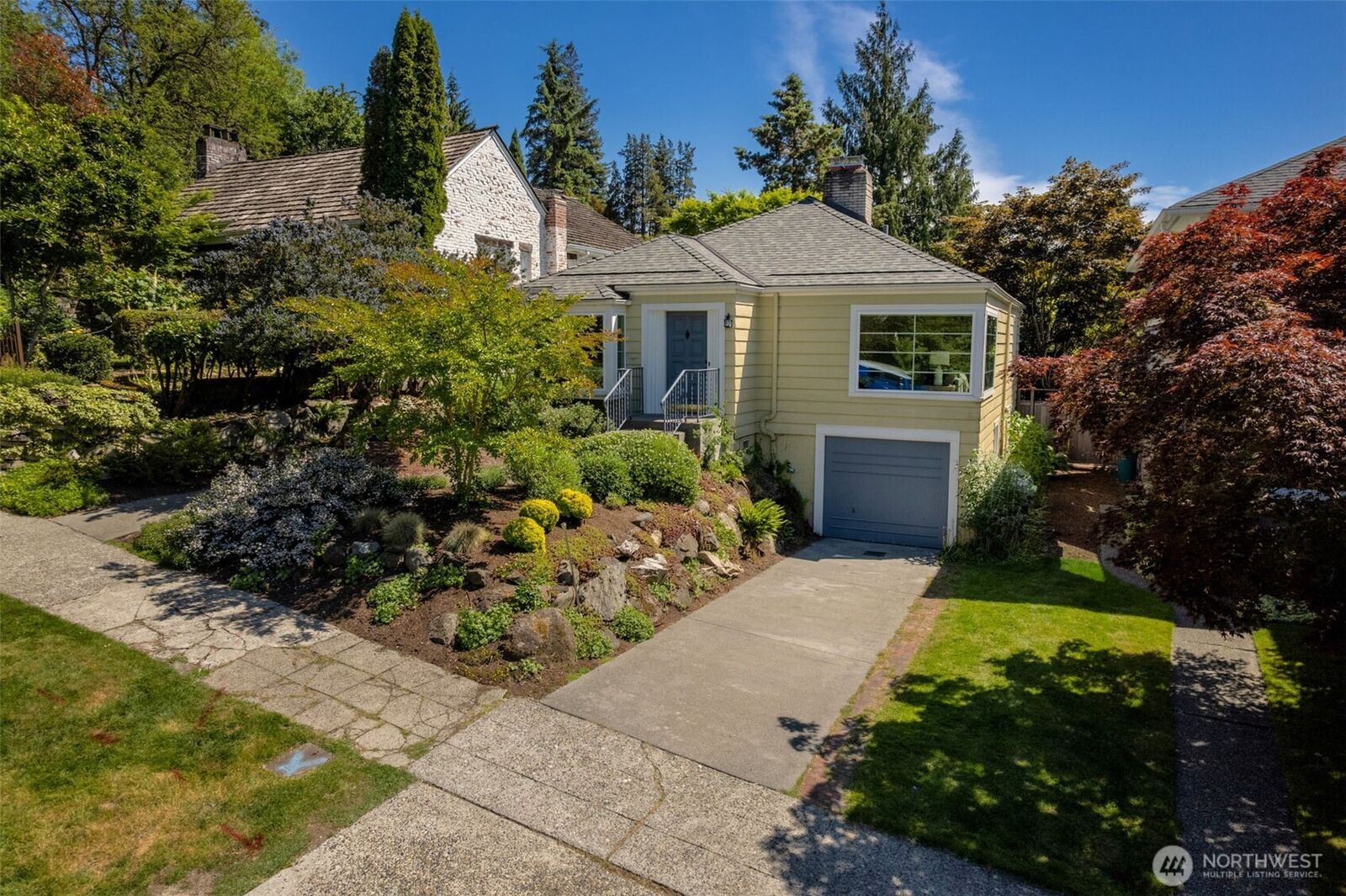 Property Photo: 4335 NE 42nd Street WA 98105