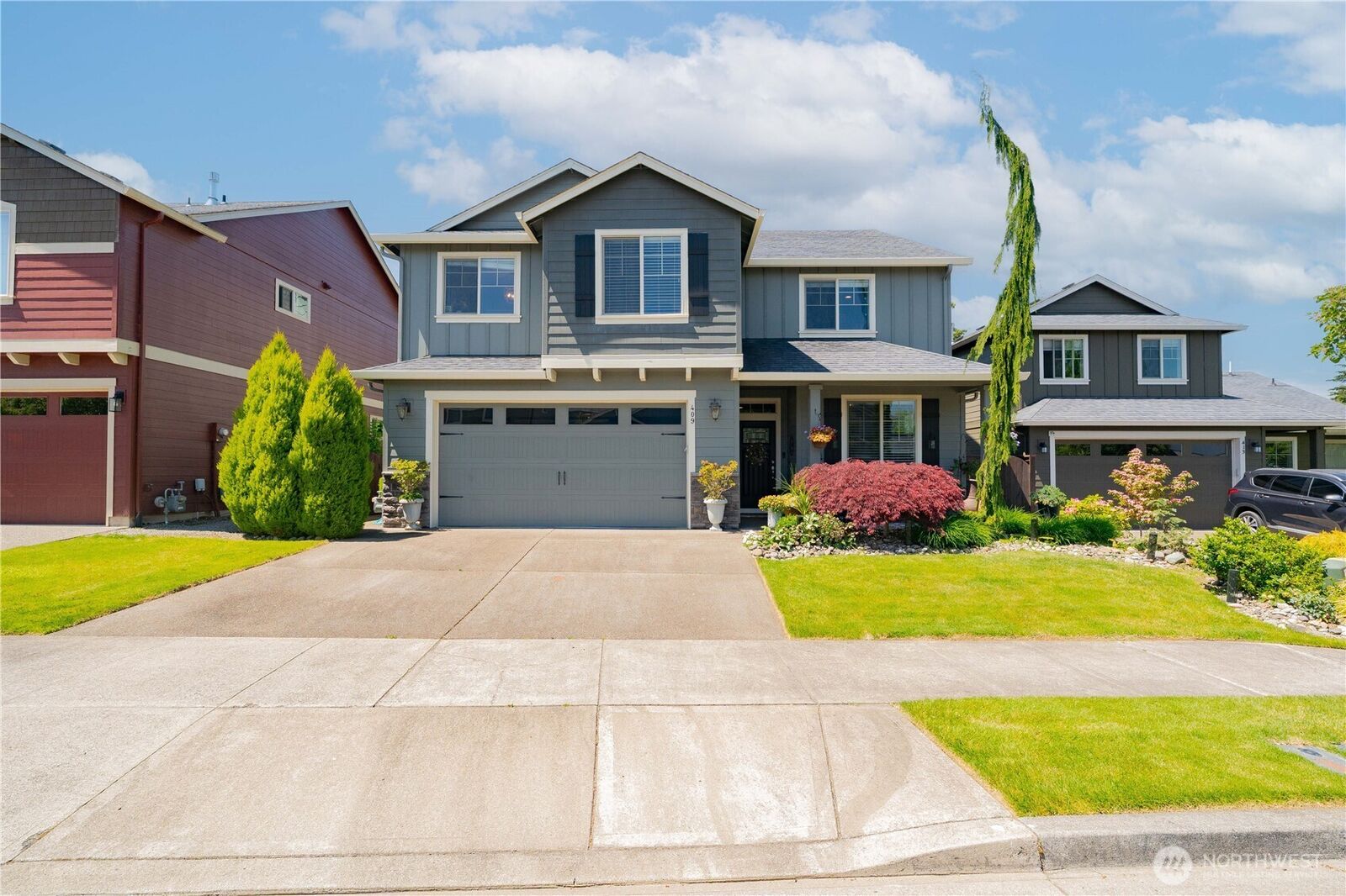 Property Photo: 409 N 43rd Court WA 98642