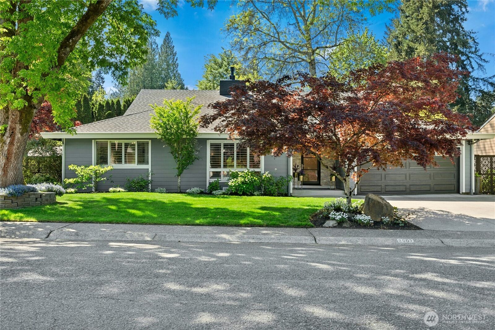 Property Photo:  6607  149th Avenue NE  WA 98052 