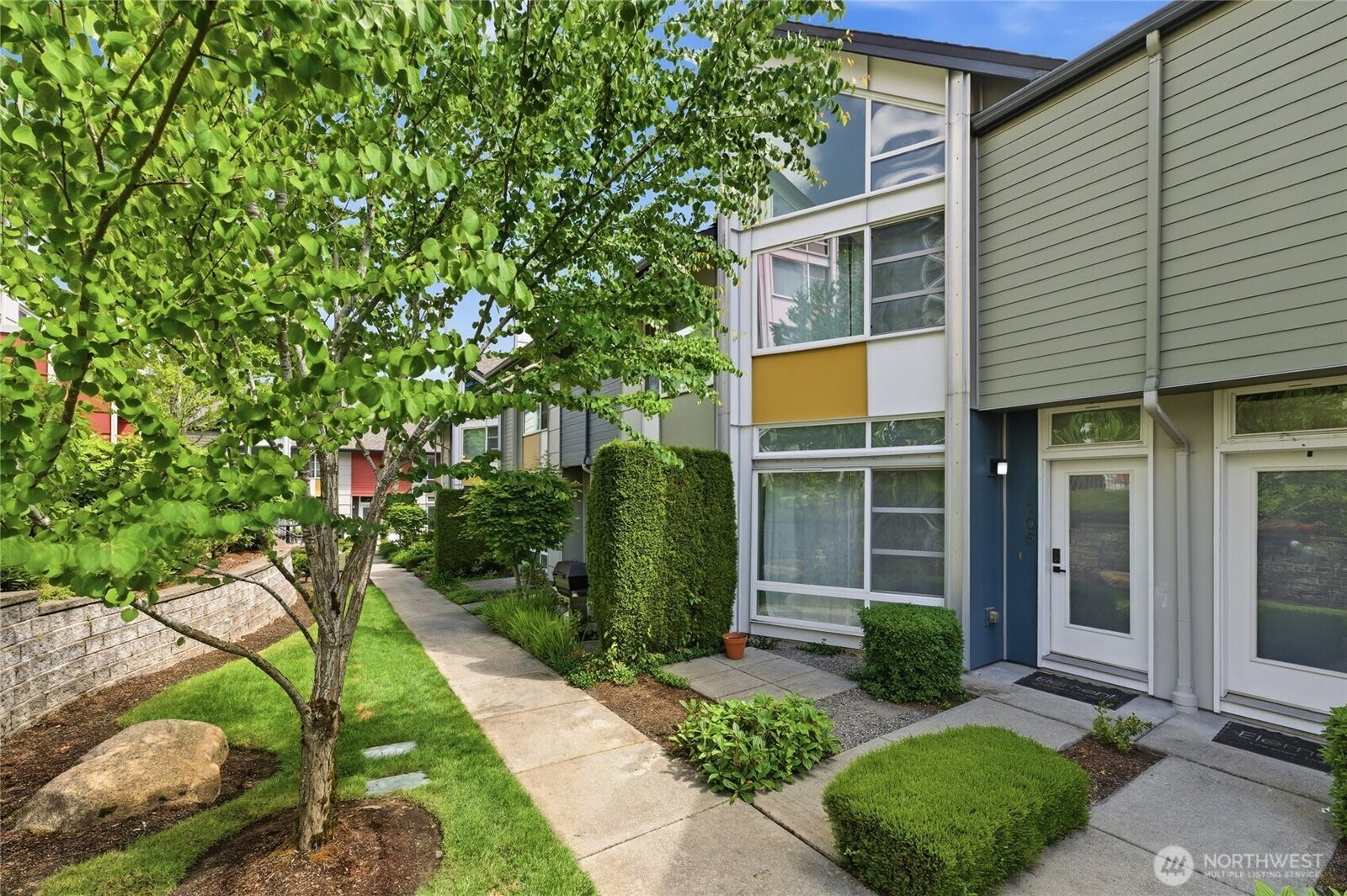Property Photo:  15200 NE 81st Way 106  WA 98052 