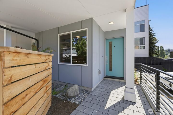 Property Photo:  105 F NW 39 Th Street  WA 98107 