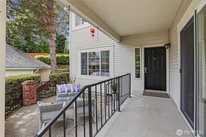 Property Photo: 10909 Avondale Road NE T177 WA 98052