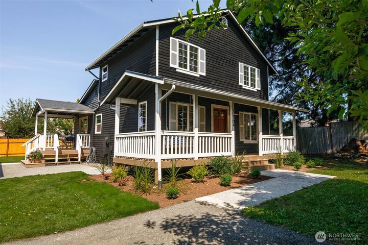 Property Photo:  15104  46th Place W  WA 98087 