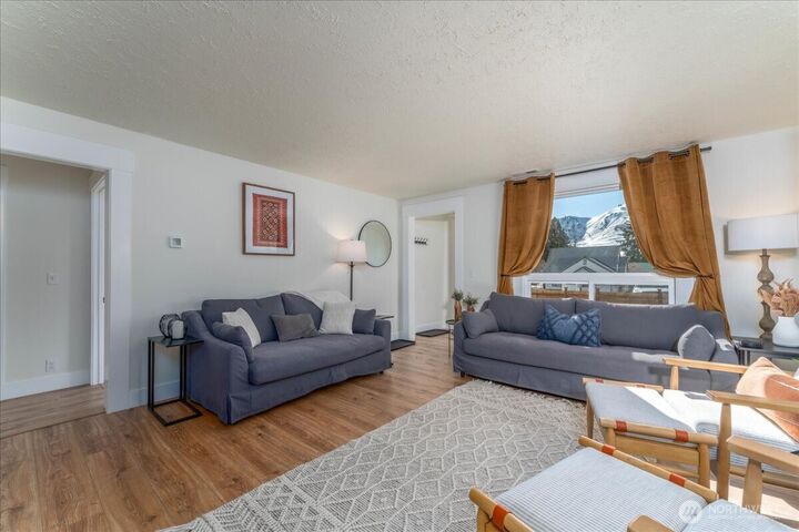 Property Photo: 507 E Wapato Avenue WA 98816