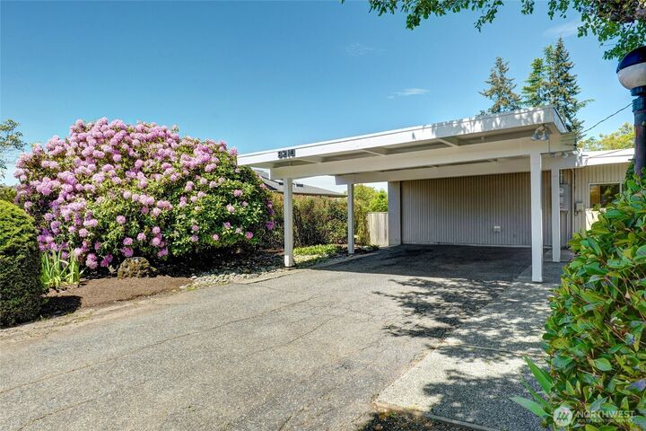 Property Photo:  8210 SE 36th Street  WA 98040 