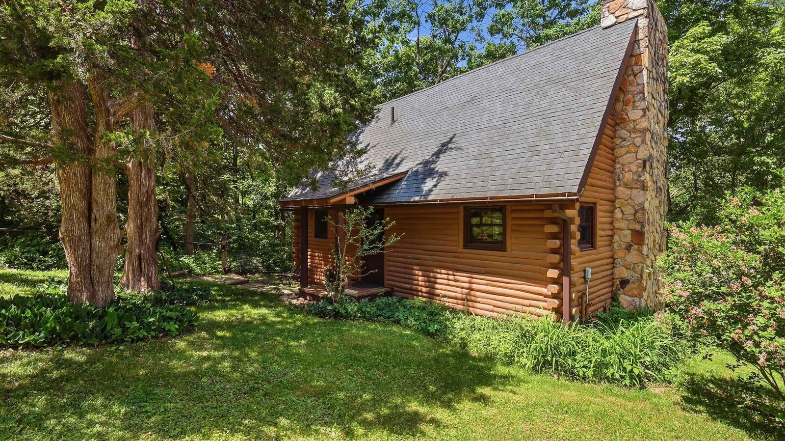 Property Photo: 9 Copperwood Gap IL 61036