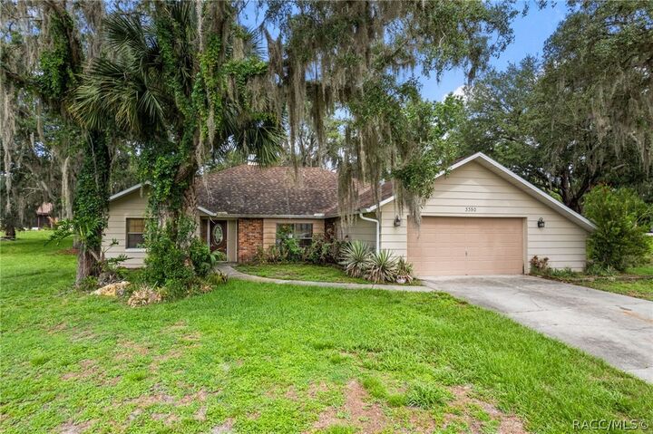 Property Photo: 3350 S Winding Path FL 34450
