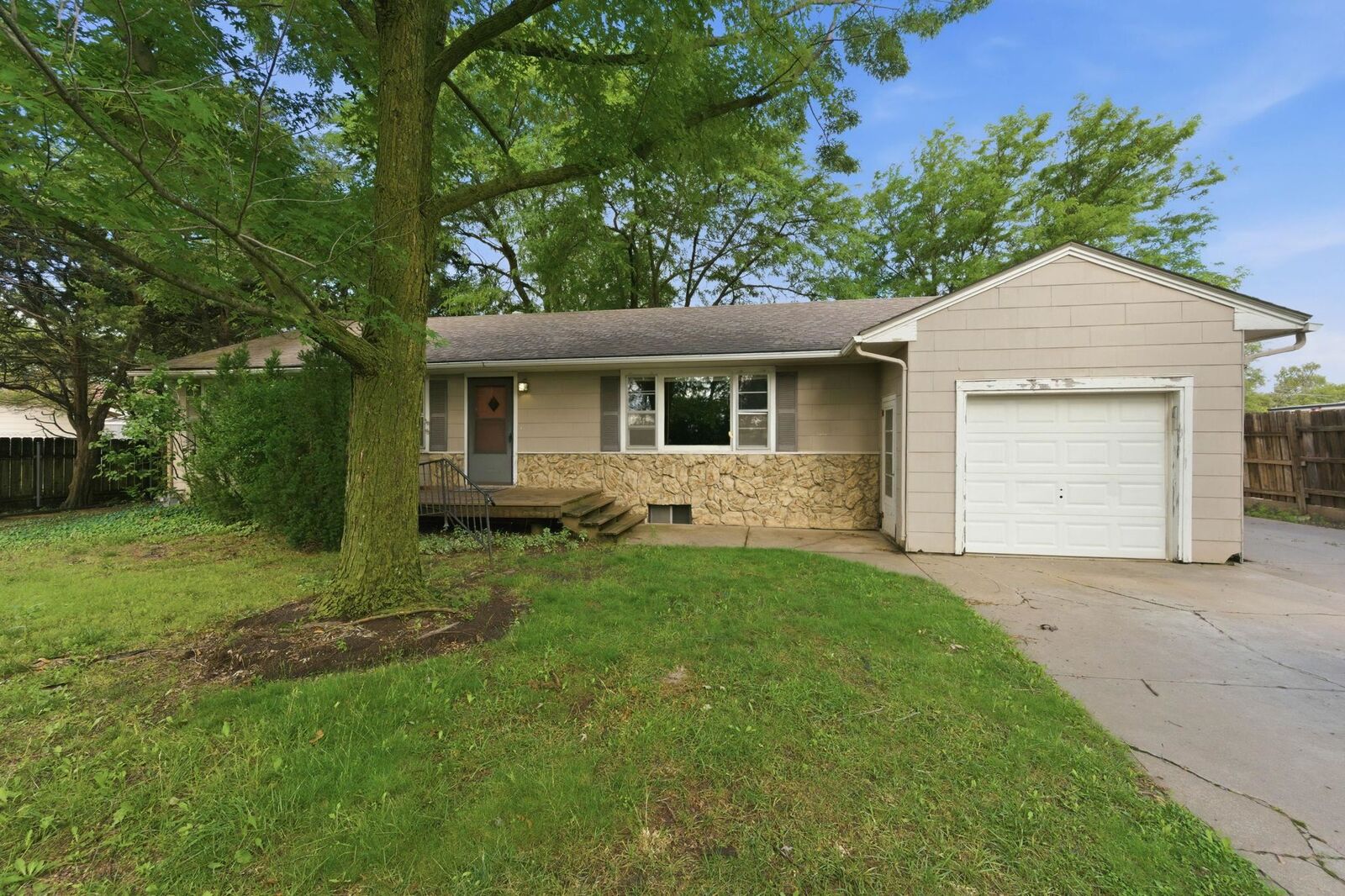 Property Photo:  109 Sherman  KS 67114 