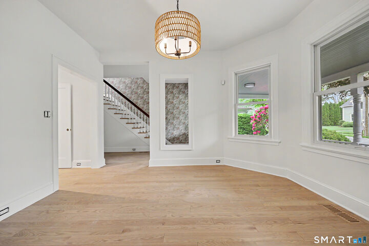 Property Photo: 15 Shorelands Place CT 06870