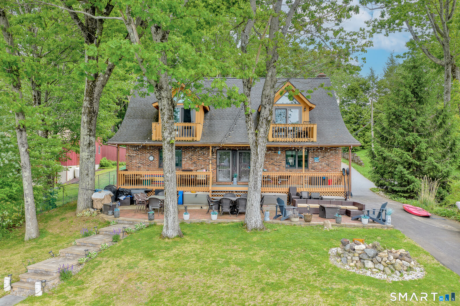 Property Photo:  15 Averyll Avenue  CT 06716 