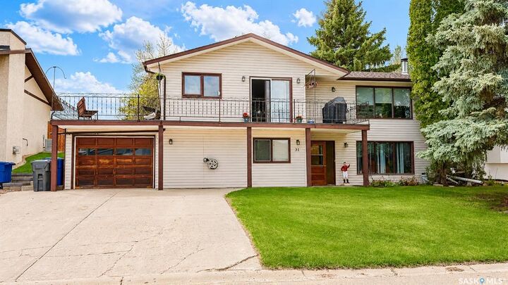 31 Riverbend Crescent — photo 1