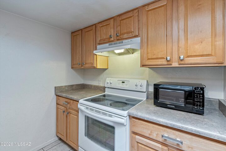 Property Photo:  455 W Kelso Street Apt 225  AZ 85705 