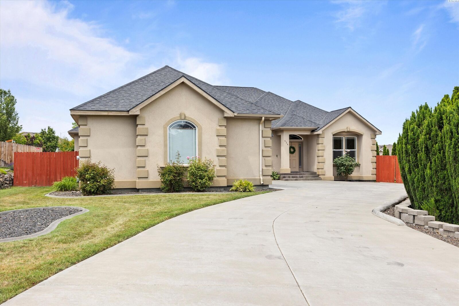 Property Photo: 534 Lodi Loop WA 99352