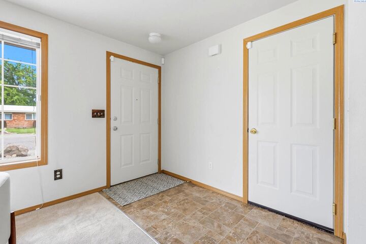 Property Photo:  201 W 34th Ave  WA 99337 