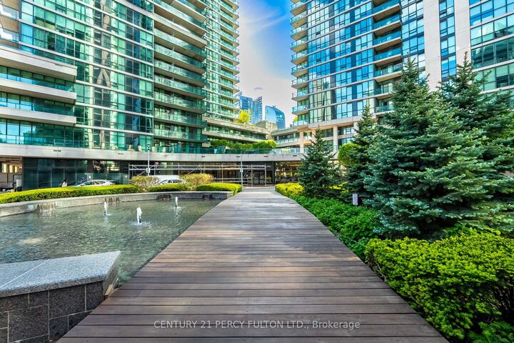 Property Photo:  18 Harbour Street 703  ON M5J 2Z6 