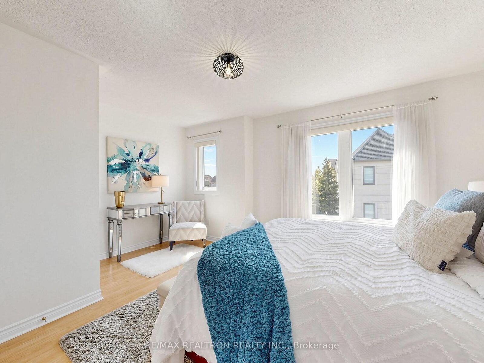 Property Photo: 9133 Bayview Avenue 12 ON L4B 4C5