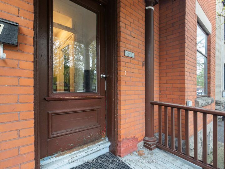 Property Photo: 634 Gladstone Avenue ON K1R 5P4