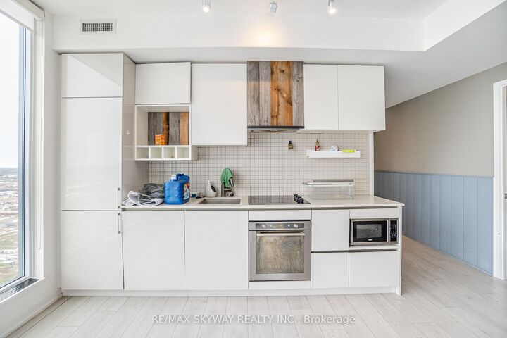 Property Photo: 5 Buttermill Avenue 5702 ON L4K 0J5