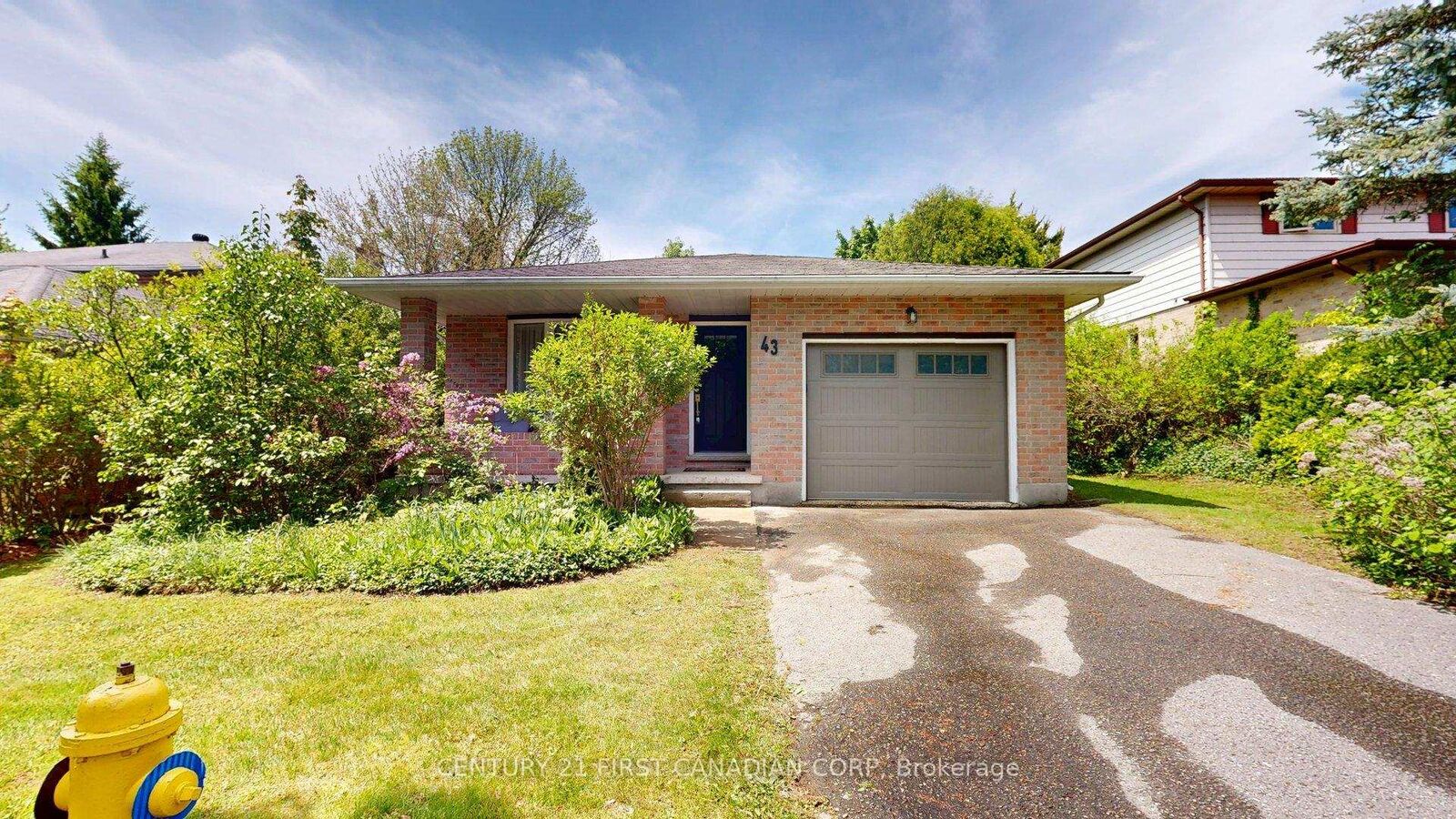 Property Photo: 43 Walmer Gardens ON N6G 4H5