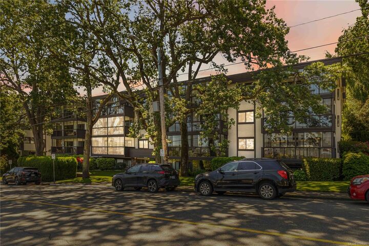 1665 Oak Bay Ave #203 — photo 1