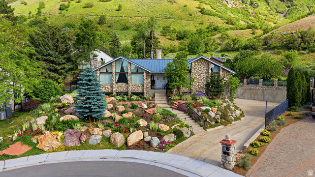 Property Photo: 7379 S Silver King Cir UT 84121